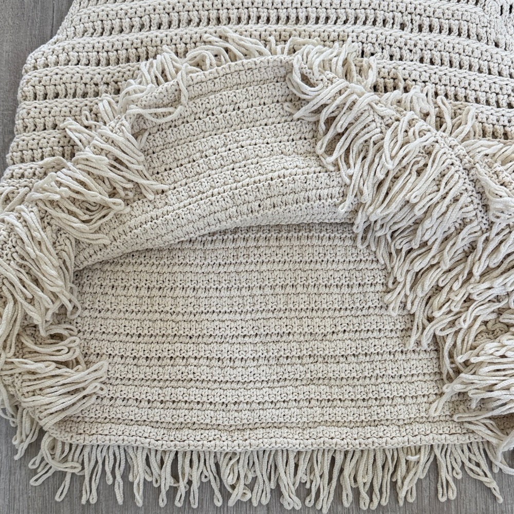 Boutique Cream Crochet Fringe Top Small - Picture 6 of 6
